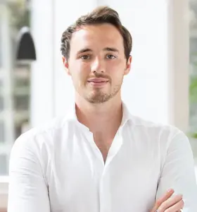 Dominic McGregor - From startup to $300M global leader, Dominic McGregor helps companies accelerate growth, navigate disruption, and future-proof their leadership.