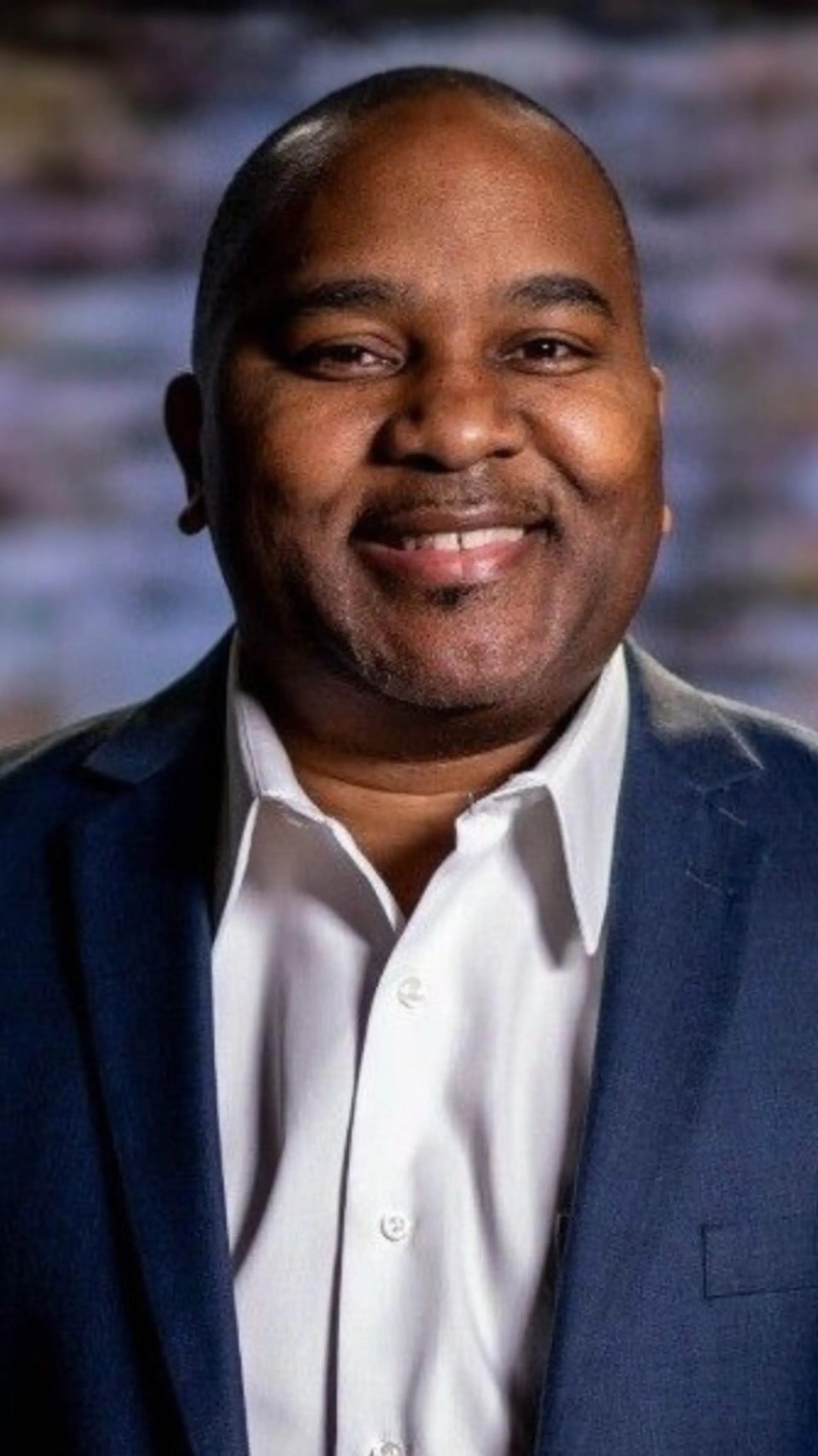 Ty Bledsoe - <p>Fortune 10 executive Ty Bledsoe shares powerful lessons on leadership accountability, culture, and building organizations where people perform and thrive.</p>