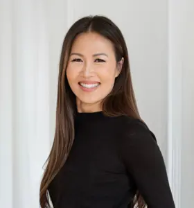 Sohee Jun - Empowering ambitious women to lead with authentic power and aligned success.