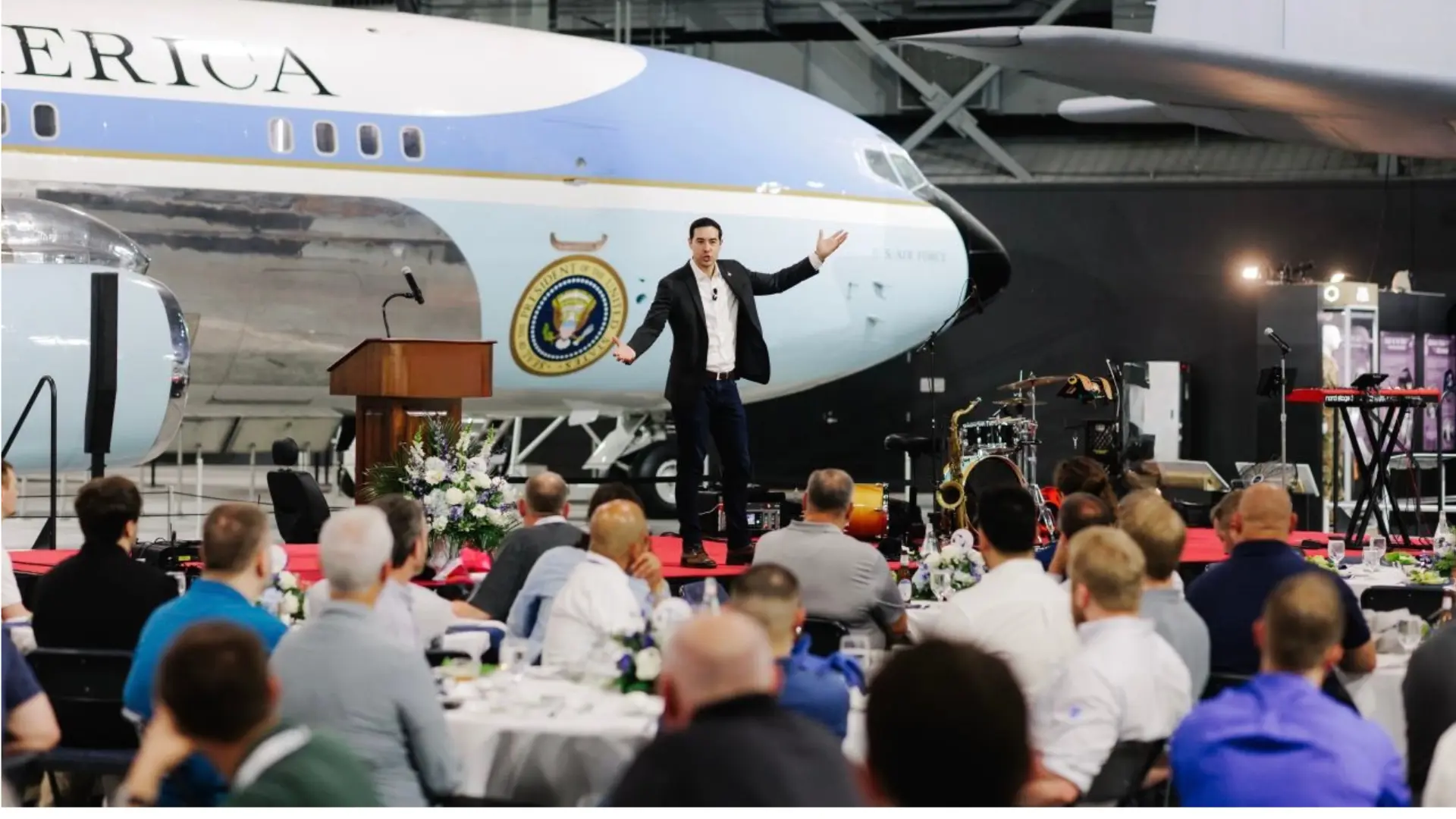 Justin "Hasard" Lee - <p>Wall Street Journal bestselling author, combat veteran and fighter pilot sharing proven systems for leadership, accountability and team performance.</p>