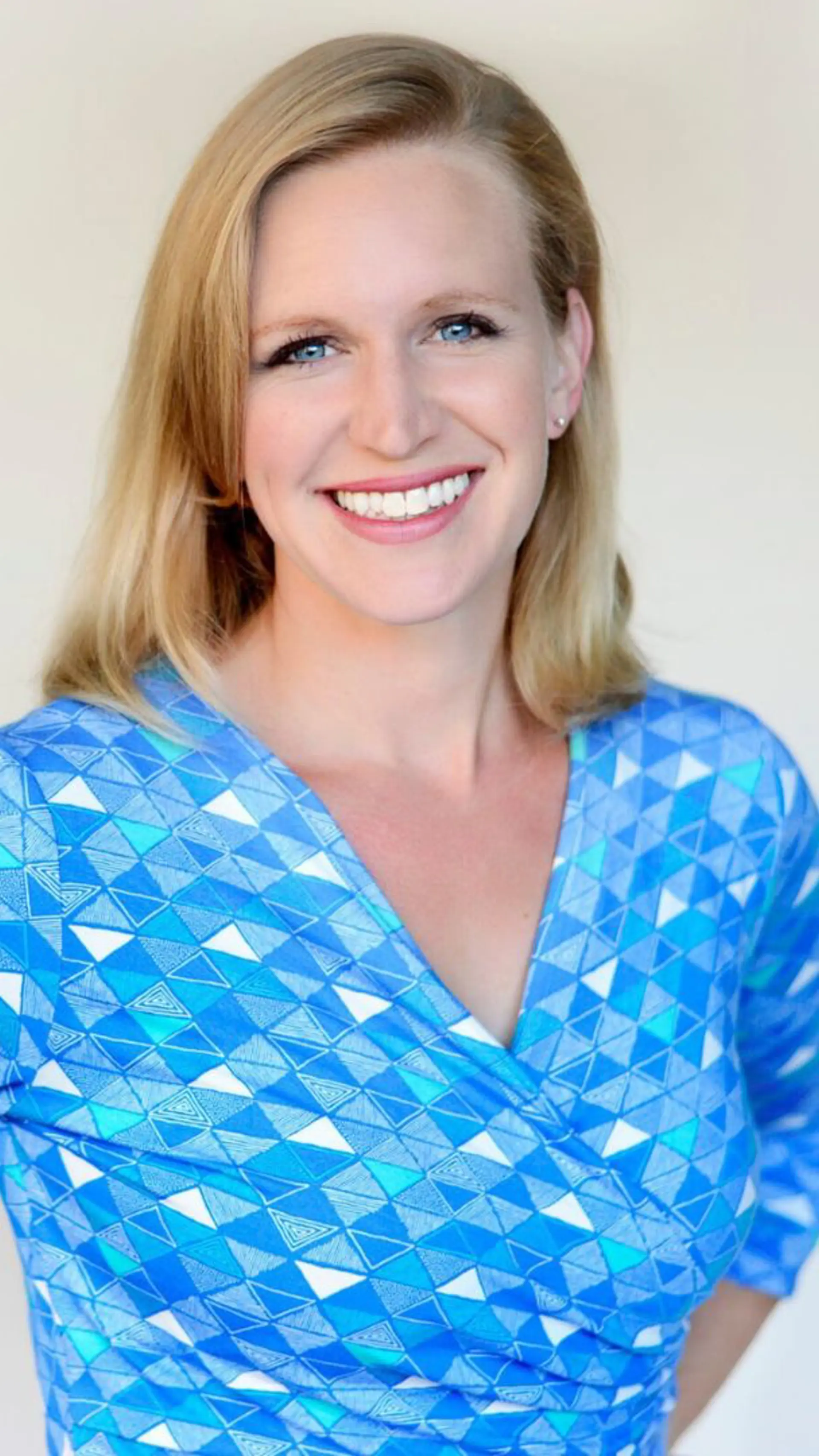 Amy Blankson - <p data-start="253" data-end="434">Amy Blankson helps teams build happiness in a digital world through practical micro-habits, stronger connection, and a science-backed path to flourishing.</p>