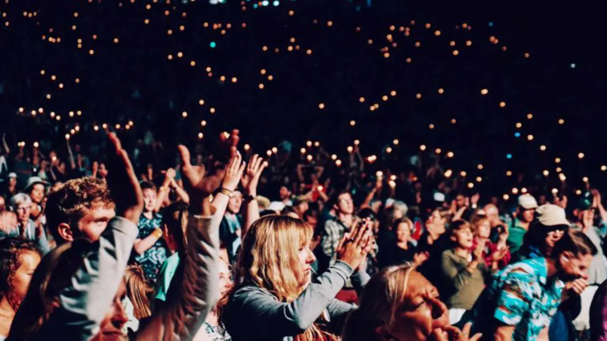 How to Book a Keynote Speaker: A Comprehensive Guide for Event Planners