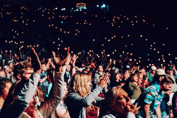 How to Book a Keynote Speaker: A Comprehensive Guide for Event Planners