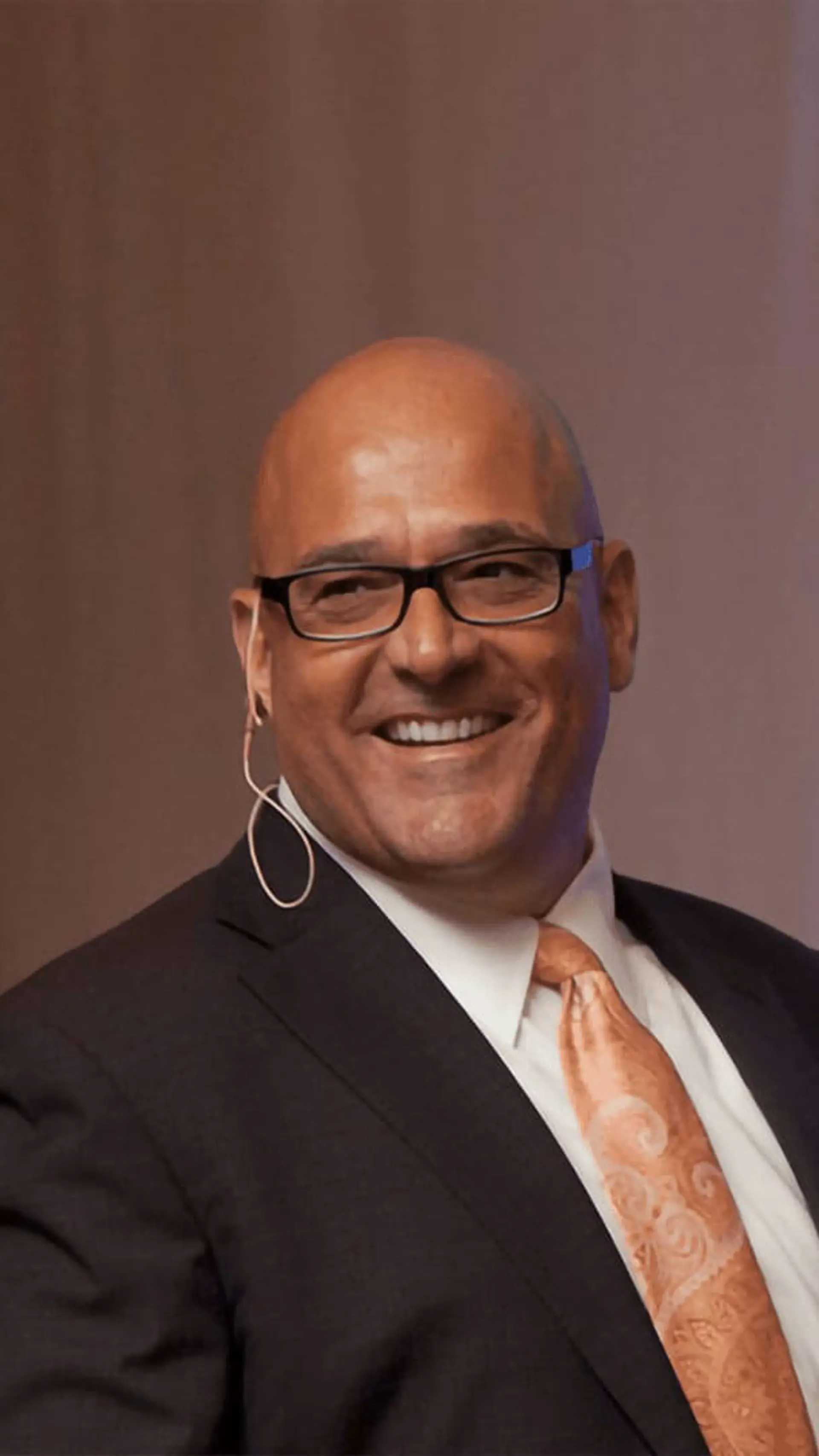 Weldon Long - Weldon Long: A sales expert and New York Times bestselling author. As a leading speaker, he is delivering keynotes on the mindset of prosperity and consistency.