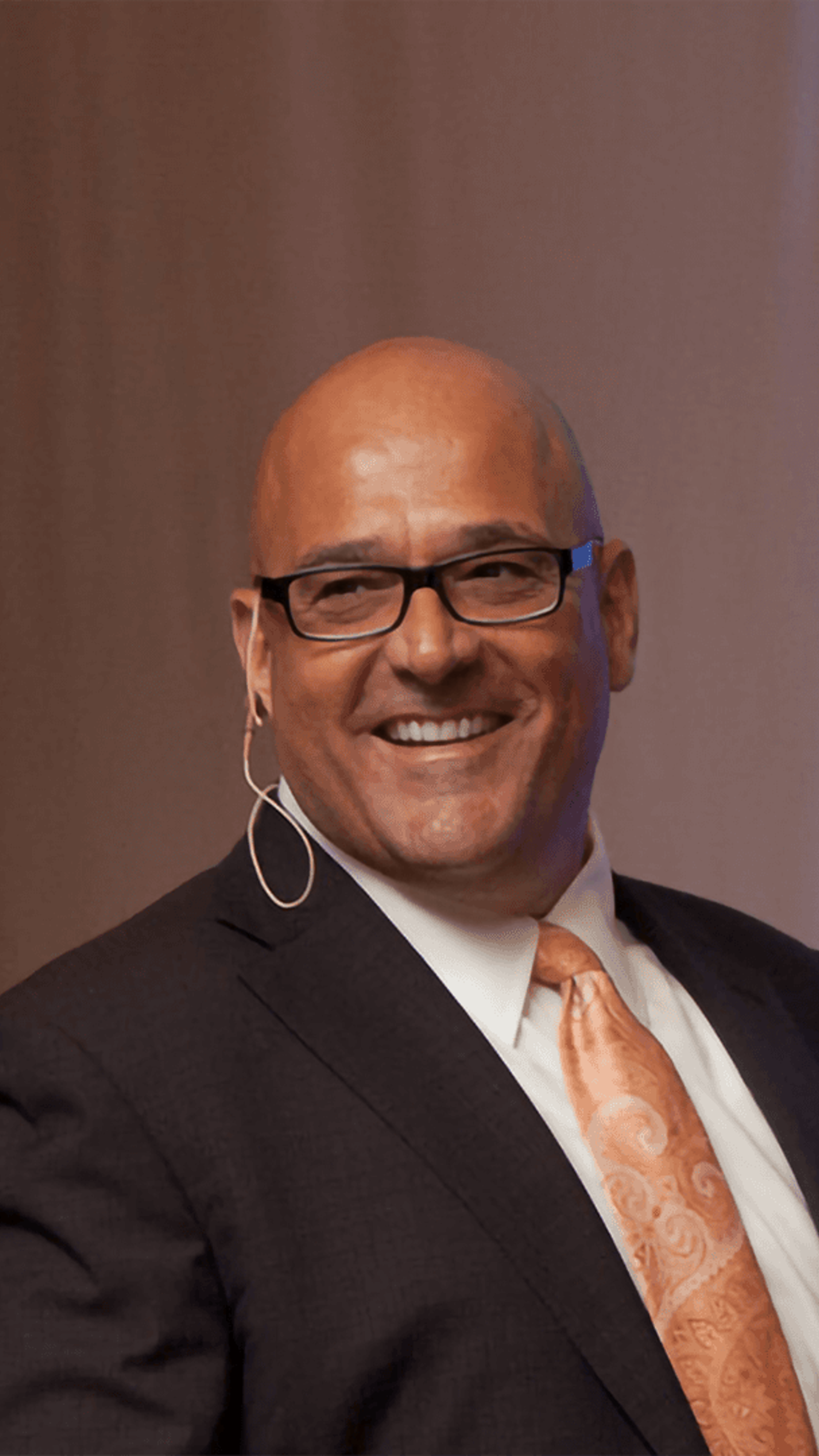 Weldon Long - Weldon Long: A sales expert and New York Times bestselling author. As a leading speaker, he is delivering keynotes on the mindset of prosperity and consistency.