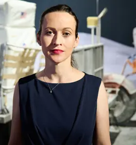 Nicola Winter - Fighter pilot, astronaut candidate and crisis expert inspiring bold leadership under pressure.