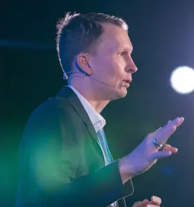 Lasse Rouhiainen - Internationally recognized AI keynote speaker and bestselling author turning artificial intelligence into practical business results.