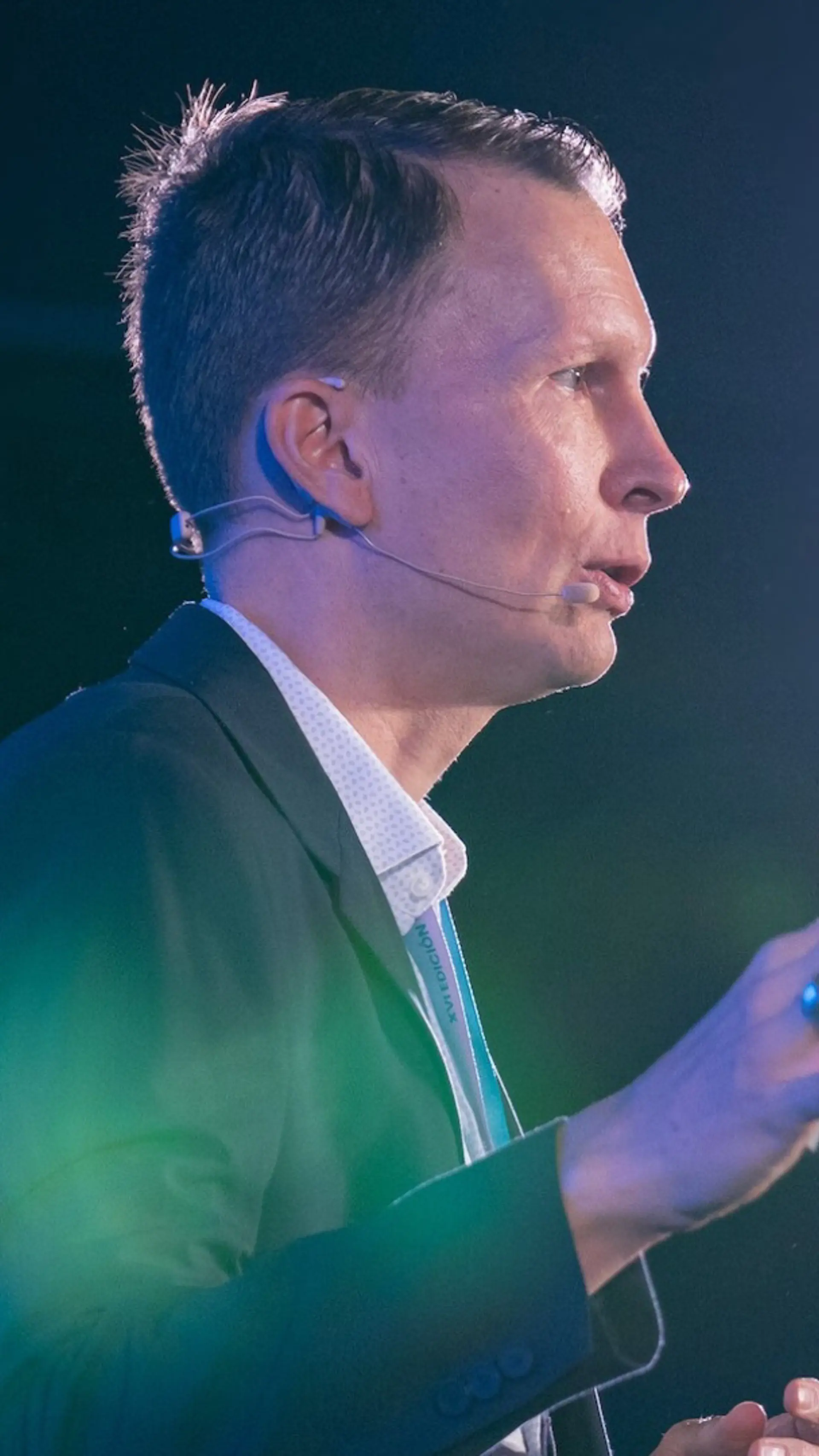 Lasse Rouhiainen - <p>Internationally recognized AI keynote speaker and bestselling author turning artificial intelligence into practical business results.</p>