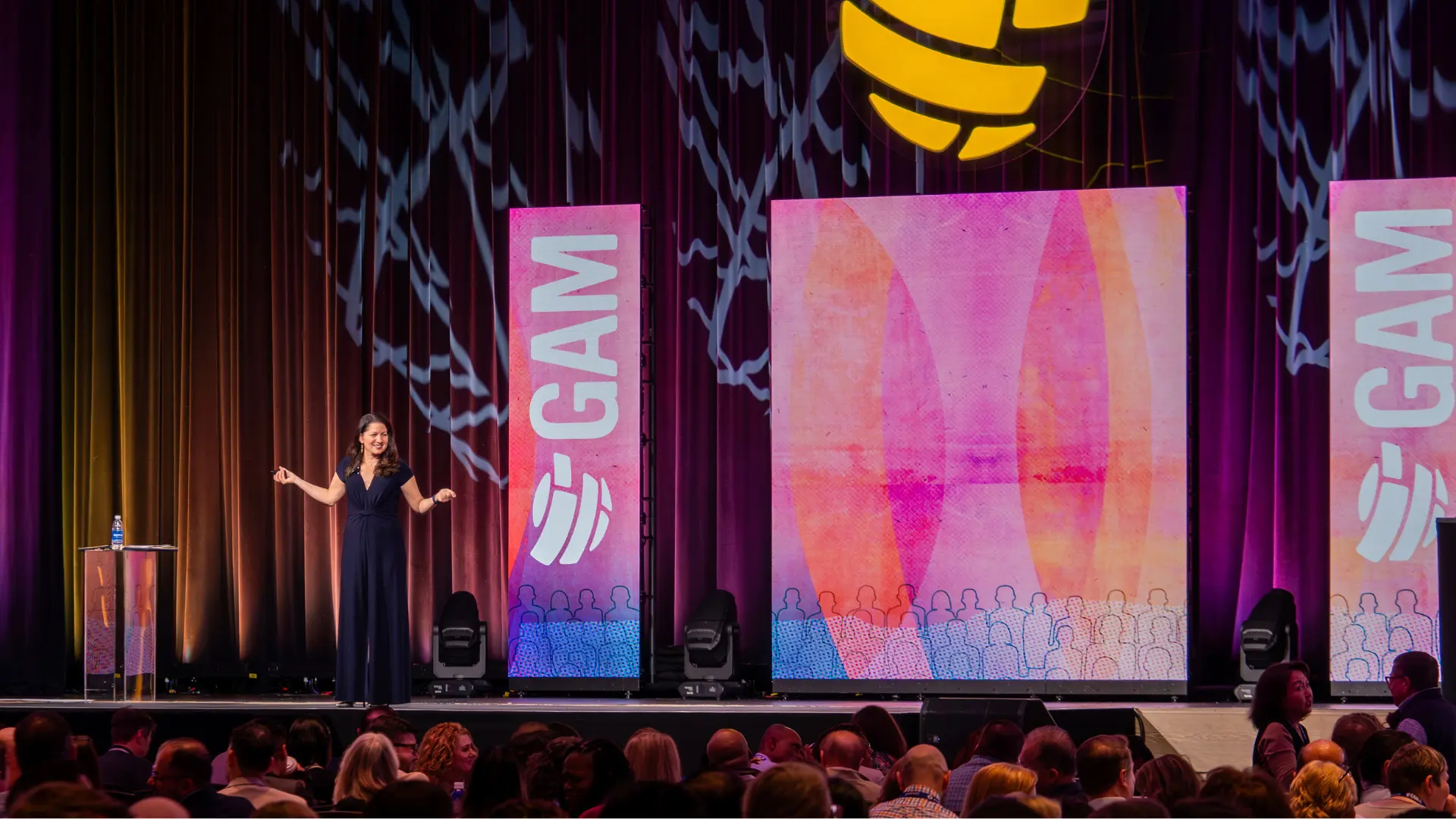 Allison Shapira - <p>Allison Shapira helps leaders communicate with authenticity, build trust and strengthen their influence in an AI-driven world.</p>