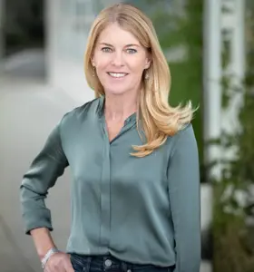 Robin Hauser - Award-winning filmmaker and speaker on bias, equality, AI and financial empowerment.