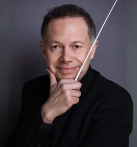 Dominic Alldis - Experience leadership like never before. Dominic Alldis, Steinway Artist and CEO of Music &amp; Management, uses music to inspire teamwork, adaptability, and innovation in business.