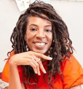 Samantha Clarke - Samantha Clarke’s mission is to help the next generation to learn how to be happy at work. Implementing strategies based in positive psychology and neuroscience, she empowers clients to live innovative lives.