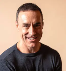 Bryan Adams - Global keynote speaker, bestselling author and CEO who helps leaders turn business ambition into culture, belief and lasting performance.