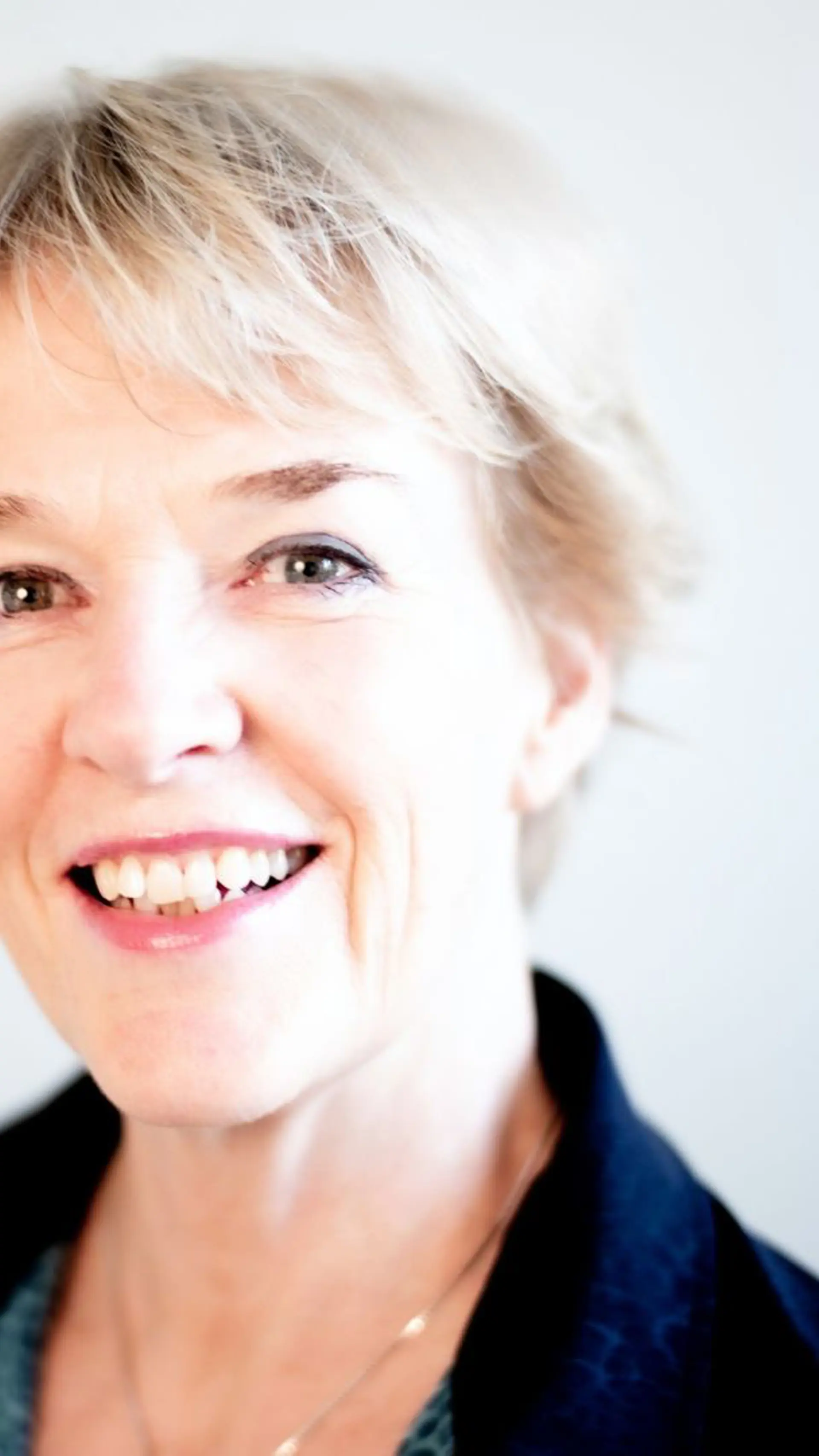 Saskia Maarse - <p data-start="283" data-end="444">Intercultural speaker Saskia Maarse delivers sharp, humorous insights into Dutch culture and global collaboration.</p>