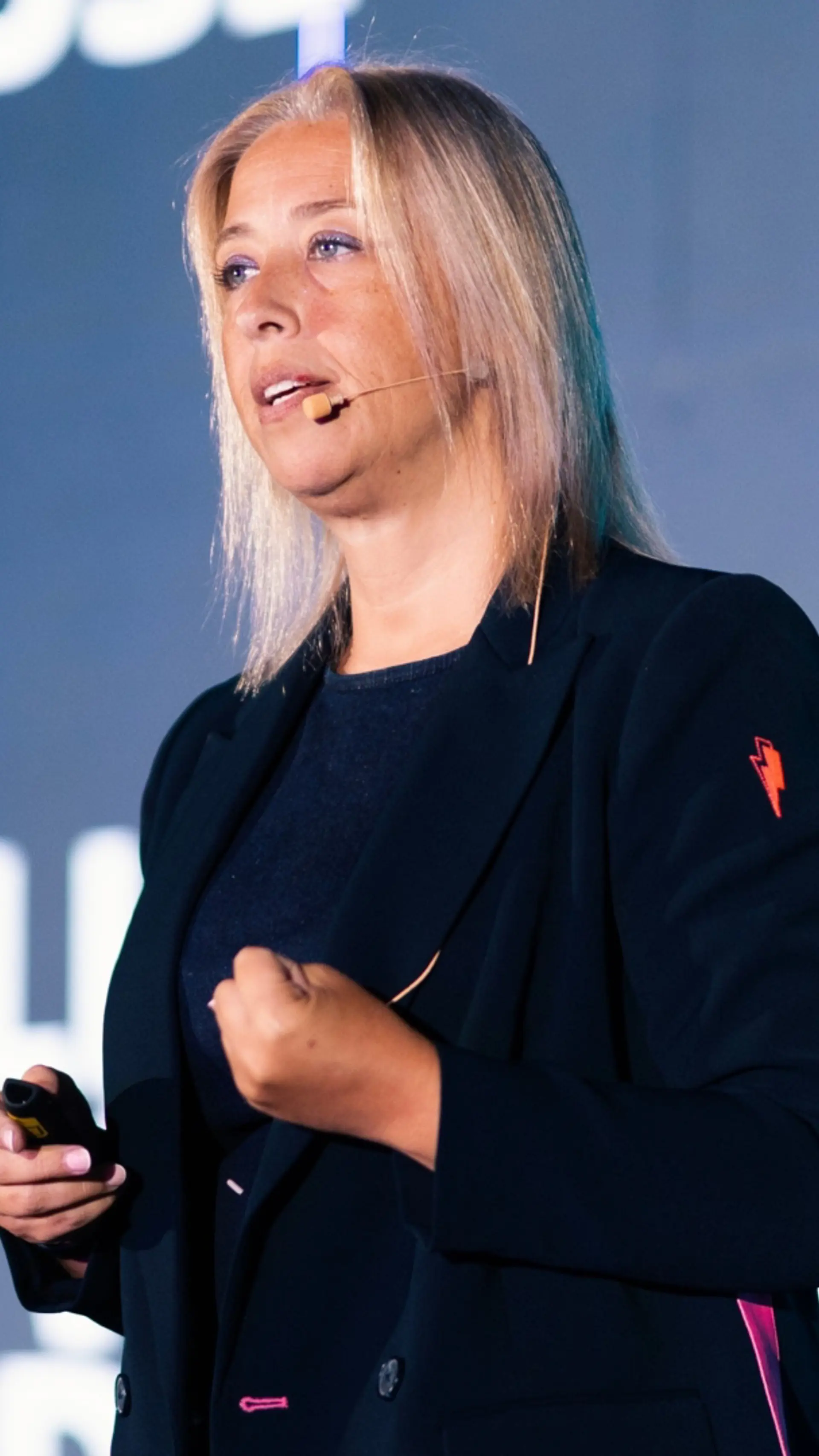 Erica Farmer - <div class="flex max-w-full flex-col gap-4 grow">
<div class="min-h-8 text-message relative flex w-full flex-col items-end gap-2 text-start break-words whitespace-normal outline-none keyboard-focused:focus-ring [.text-message+&amp;]:mt-1" data-message-author-role="assistant" data-message-id="205676ba-7c52-474a-8399-42e0f7fc5e5c" data-message-model-slug="gpt-5-6" data-turn-start-message="true">
<div class="flex w-full flex-col gap-1 empty:hidden">
<div class="markdown prose dark:prose-invert wrap-break-word w-full light markdown-new-styling">
<p class="PDq2pG_selectionAnchorContainer" data-start="0" data-end="134" data-is-last-node="" data-is-only-node="">Erica Farmer is a leading UK voice on AI, future skills and human potential, with 25+ years of experience in learning and development.</p>
</div>
</div>
</div>
</div>