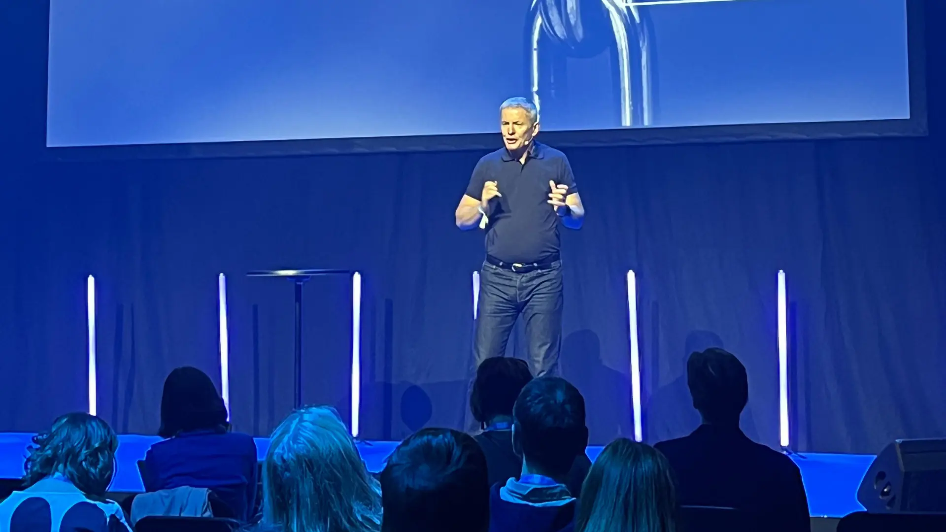 Neil Edge - <p>Neil Edge helps leaders protect decision quality under pressure with practical mental performance tools built for AI, complexity, and relentless pace.</p>