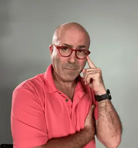 Stuart MacDonald - Award-winning magician and motivational speaker Stuart MacDonald delivers captivating keynotes that inspire audiences to achieve extraordinary results.