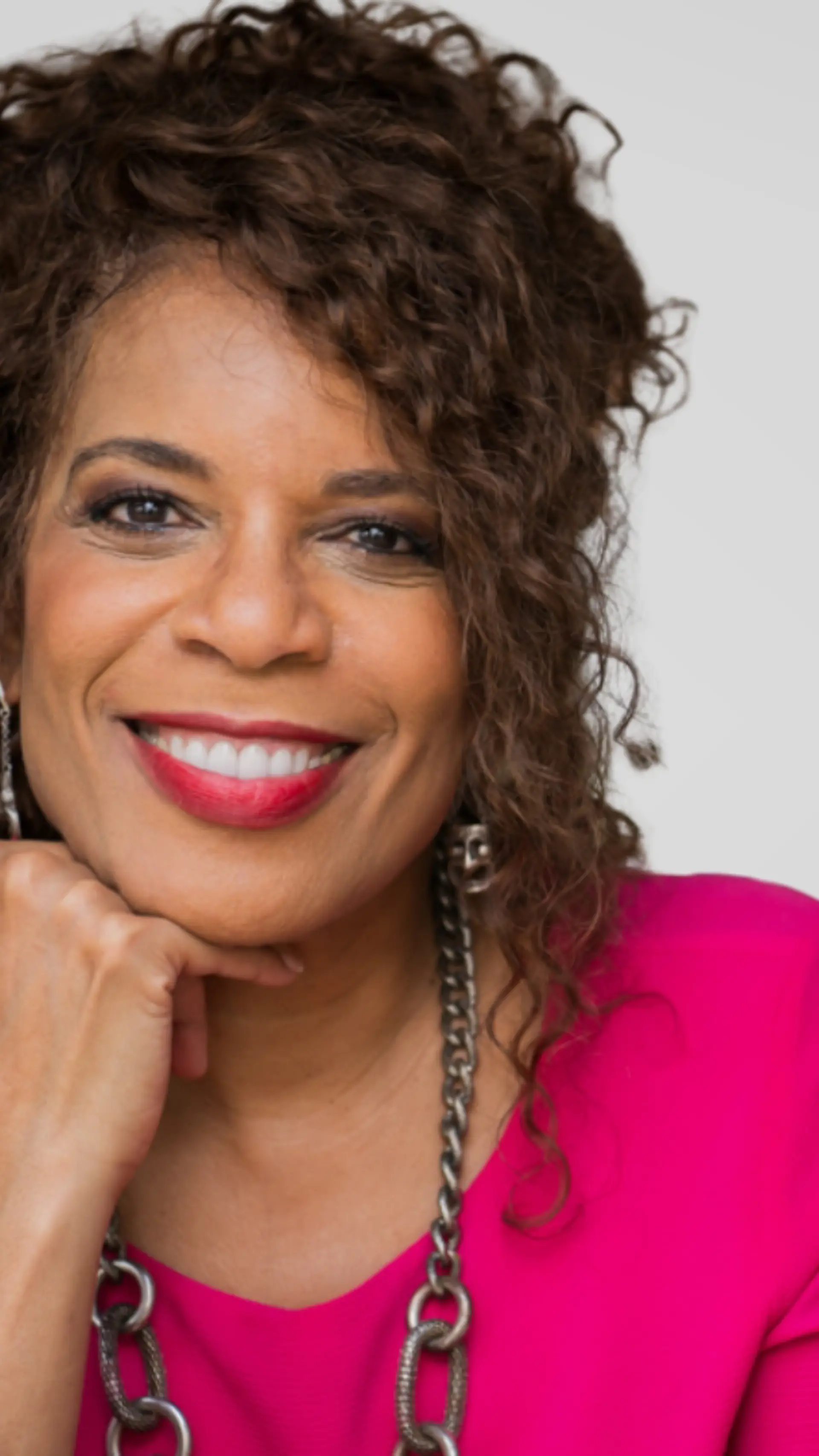 Robyn Hatcher - <p>Former soap opera writer turned communication expert helping leaders reduce drama, build confidence, and drive results.</p>