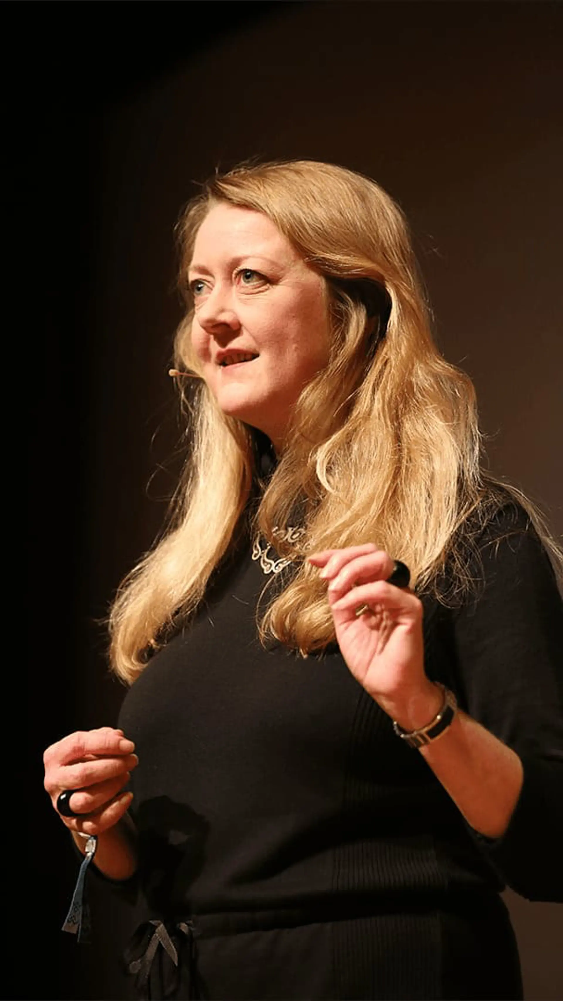 Annie Machon - Annie Machon gave up her career as an agent with British intelligence to become a whistleblower. She speaks about her experience from the 90s.