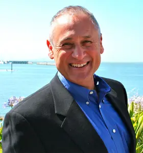 Larry Jacobson - Larry Jacobson, named 'Retirement Coach of the Year,' helps your team redefine post-career life, embrace change, and pursue new adventures.