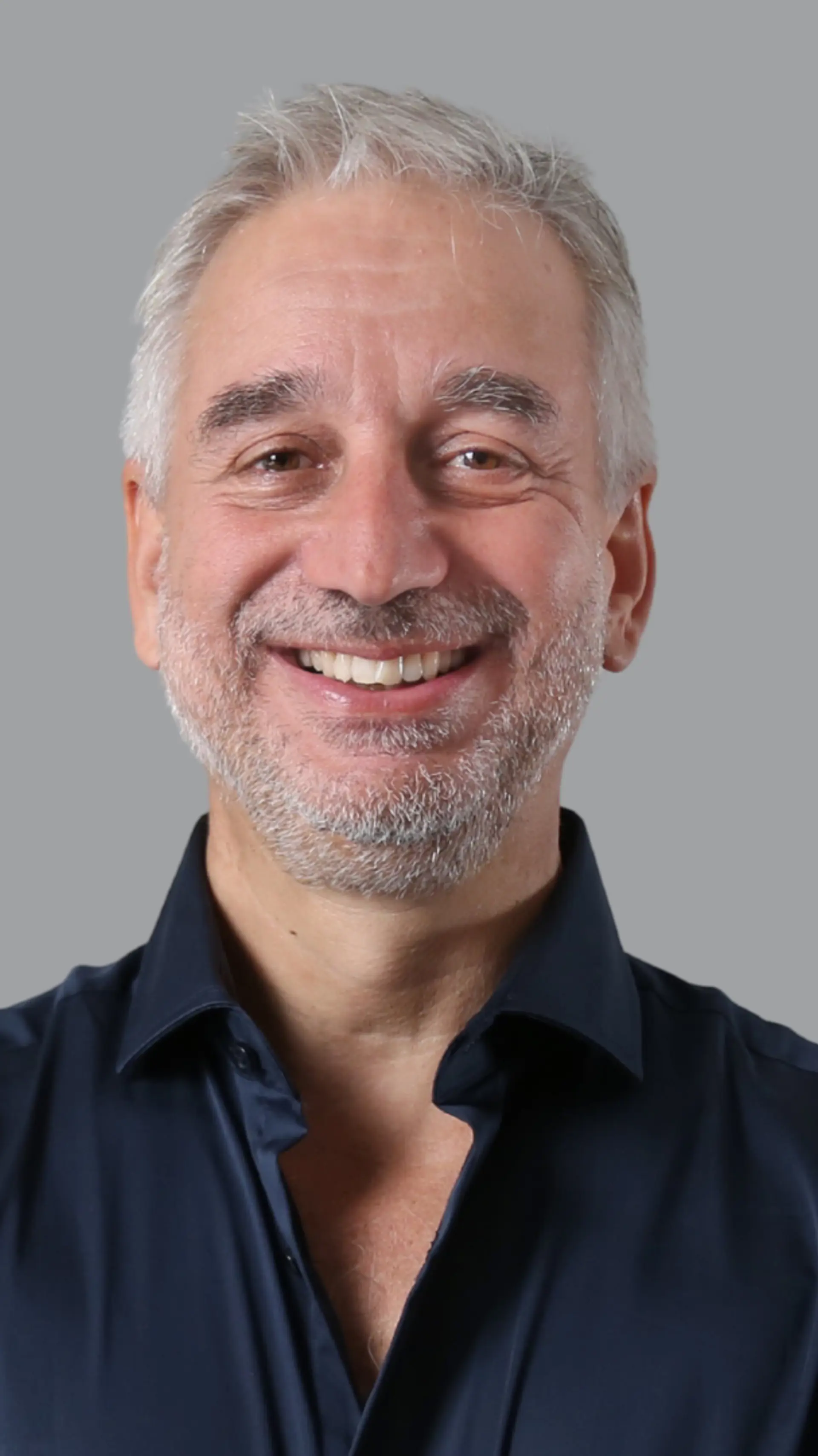 Eduardo Braun - <p>Eduardo Braun is a leadership expert, author and keynote speaker exploring how culture and emotion create stronger leaders and better results.</p>