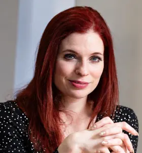 Jennifer Shahade - Jennifer Shahade is a chess champion, poker professional and keynote speaker who turns strategic thinking into smarter decisions.